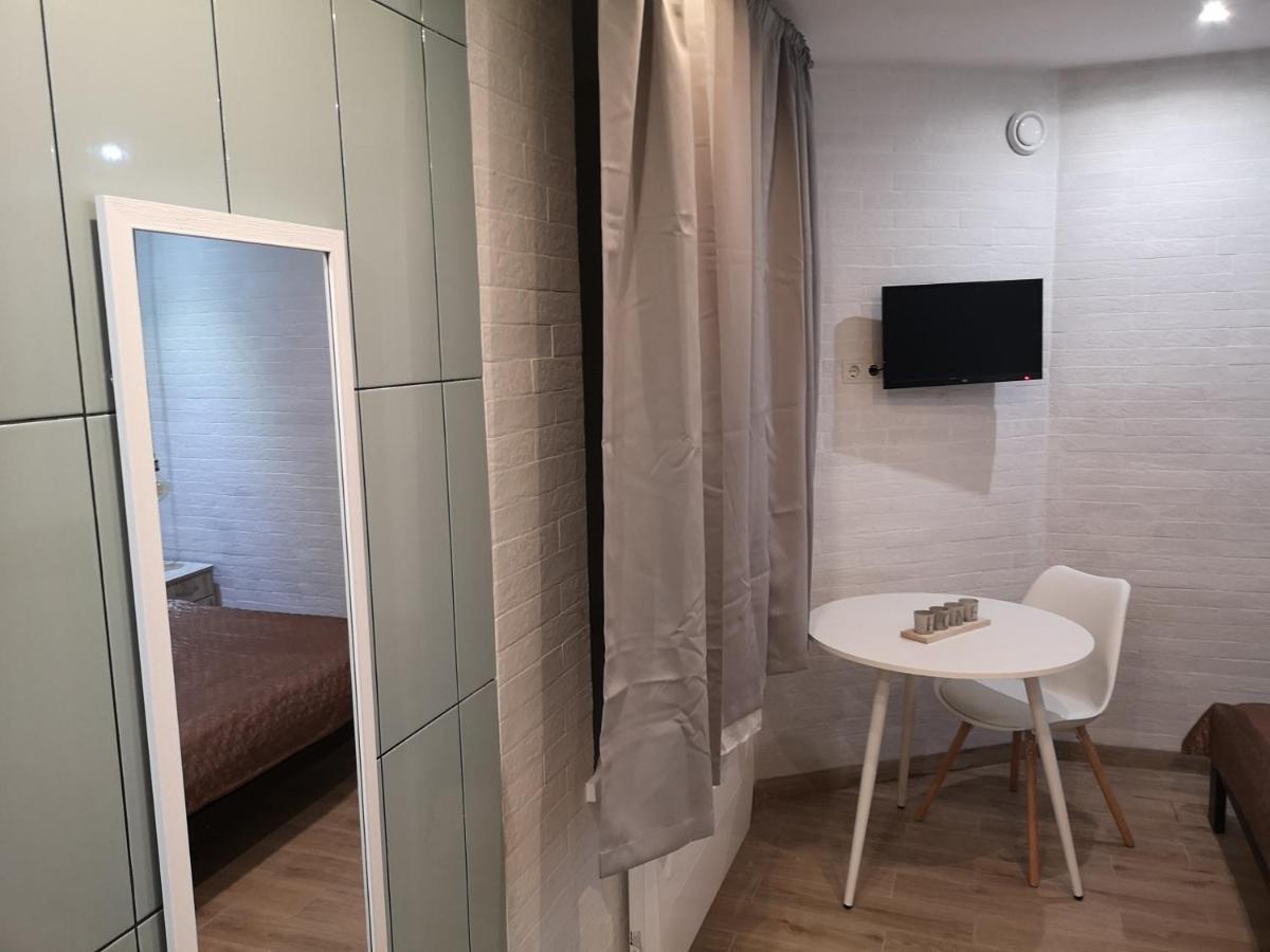 Freedom Apartment On Bazarna Str Lviv Dış mekan fotoğraf