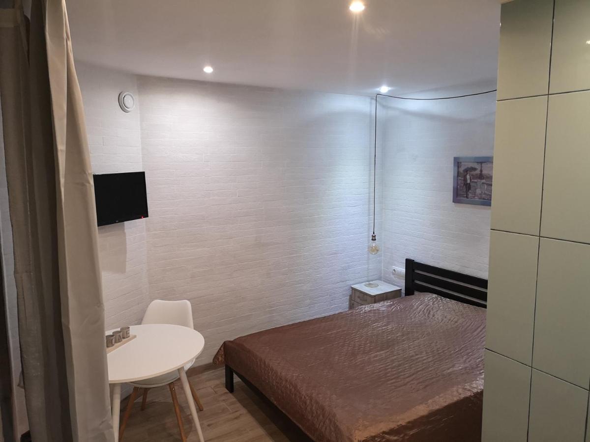 Freedom Apartment On Bazarna Str Lviv Dış mekan fotoğraf